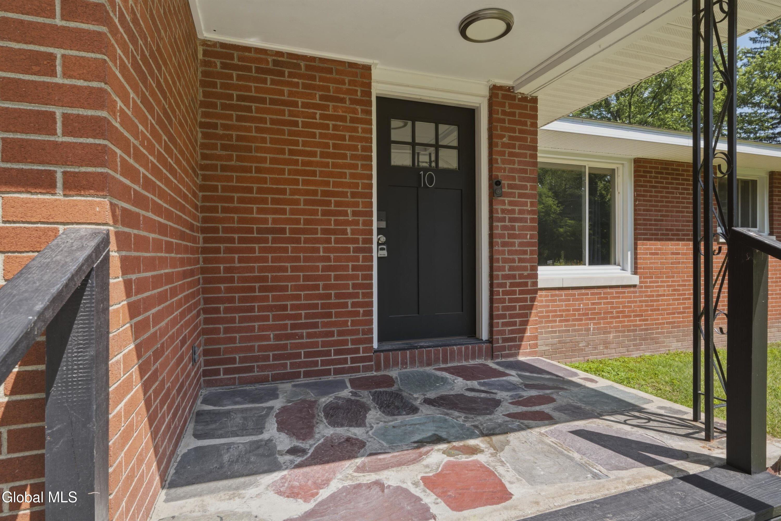 10 Kasper Drive Loudonville NY 12211