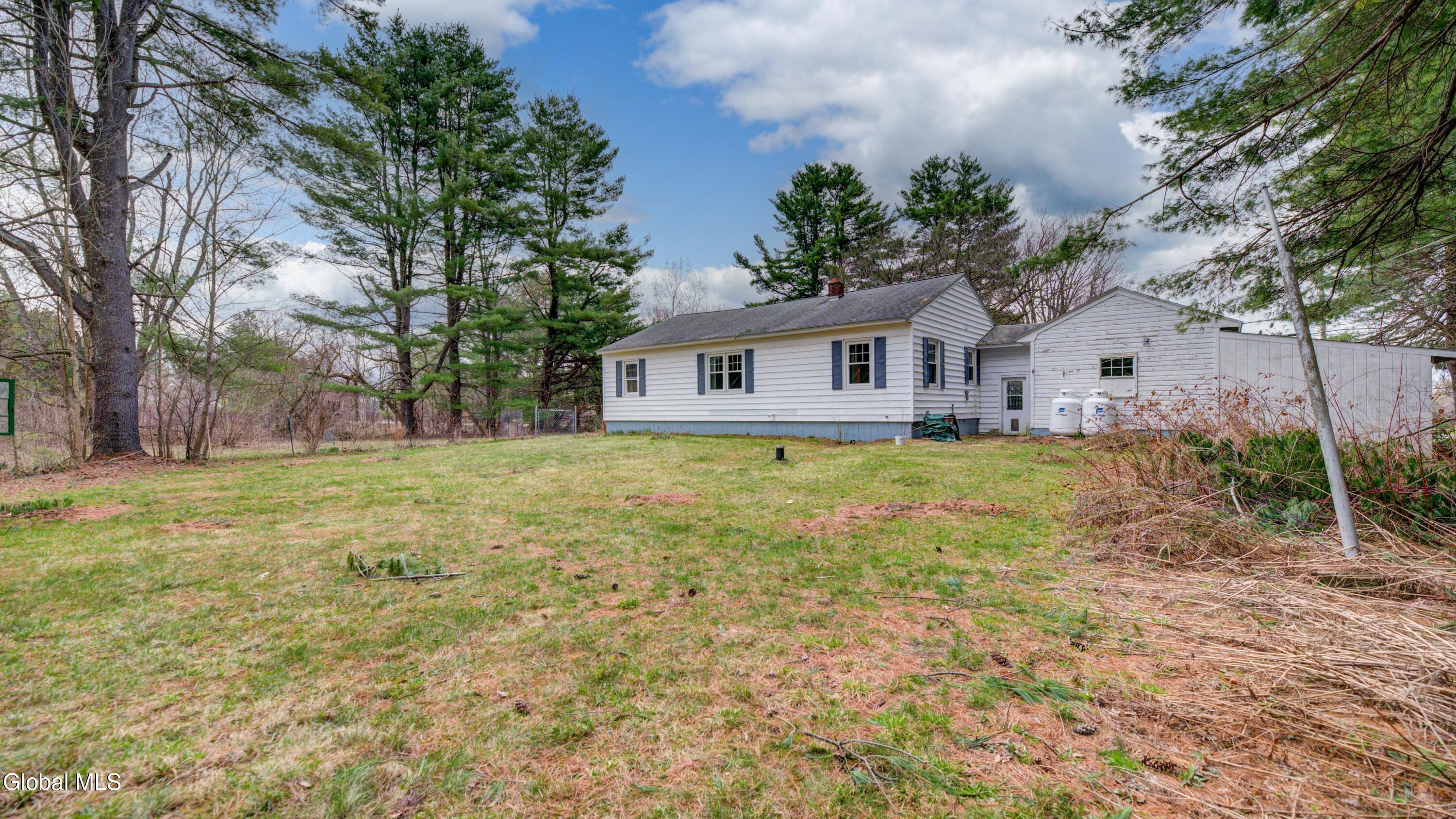2063 County Highway 107 Amsterdam NY 12010