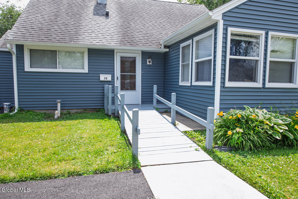 12 Jase Court Albany NY 12208