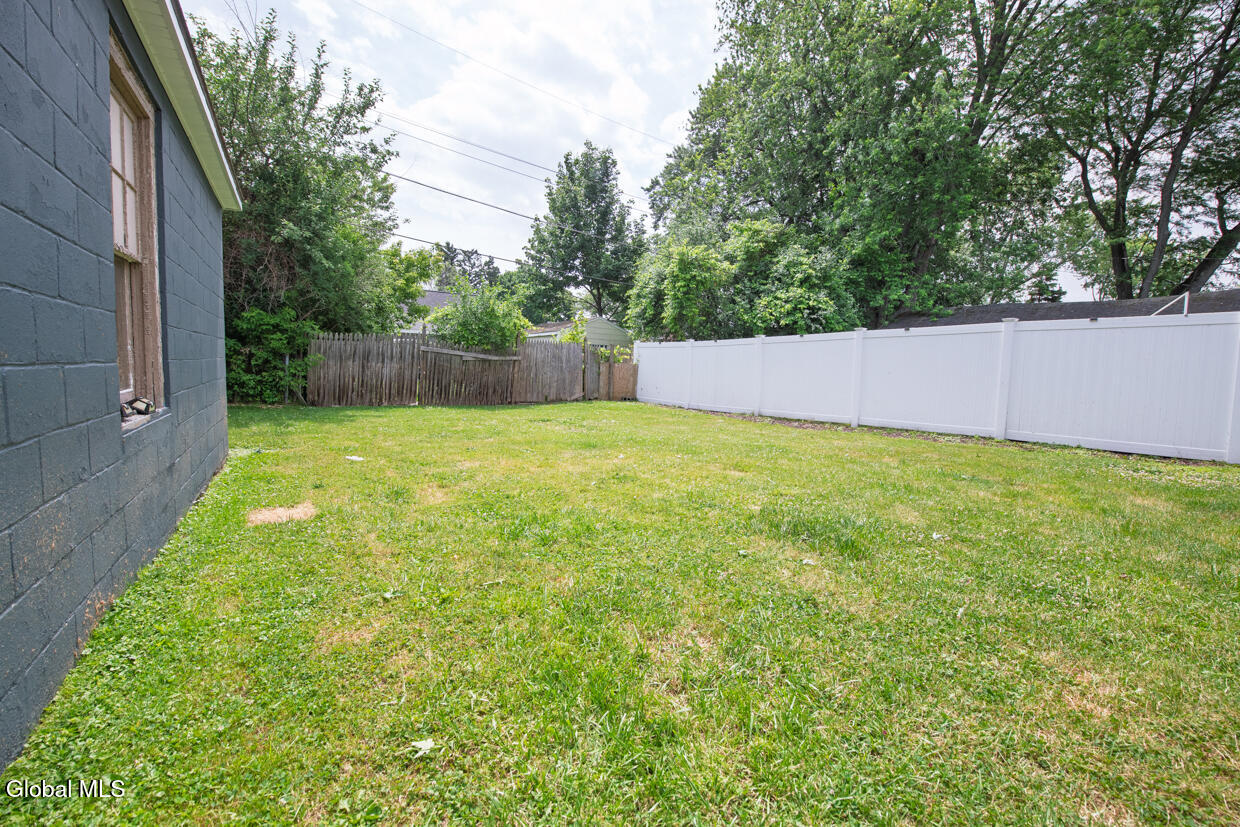 12 Jase Court Albany NY 12208
