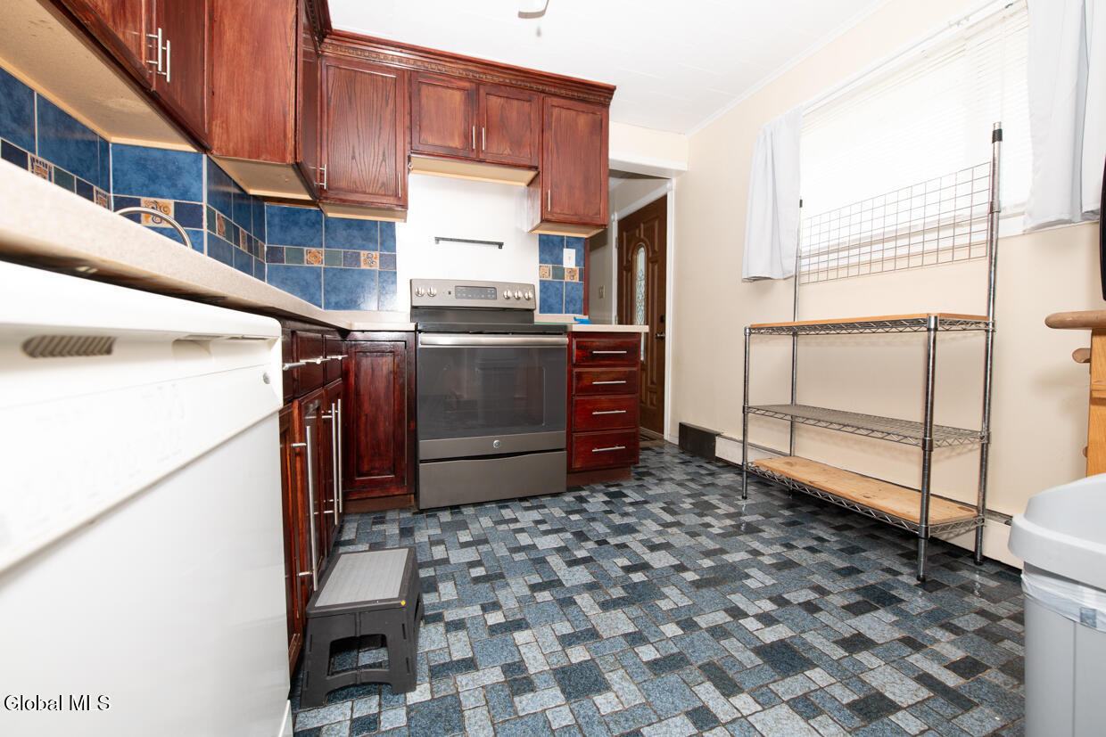 12 Jase Court Albany NY 12208