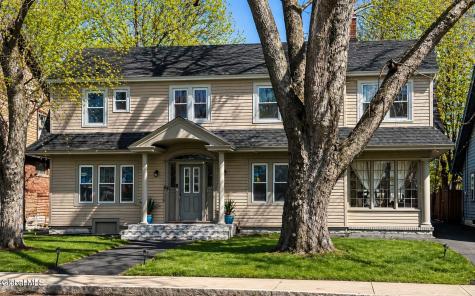1038 Brierwood Boulevard Schenectady NY 12308