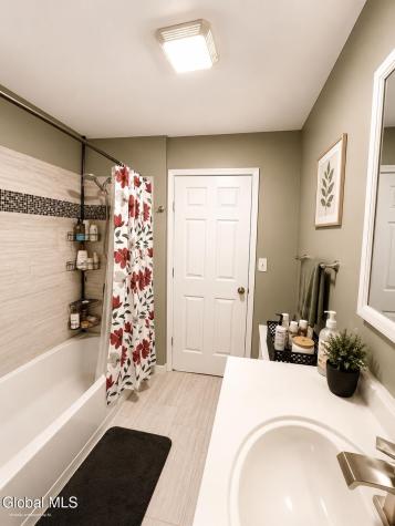 1038 Brierwood Boulevard Schenectady NY 12308