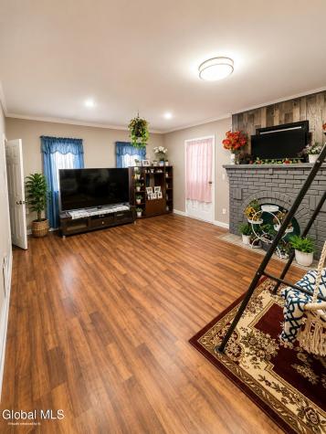 1038 Brierwood Boulevard Schenectady NY 12308
