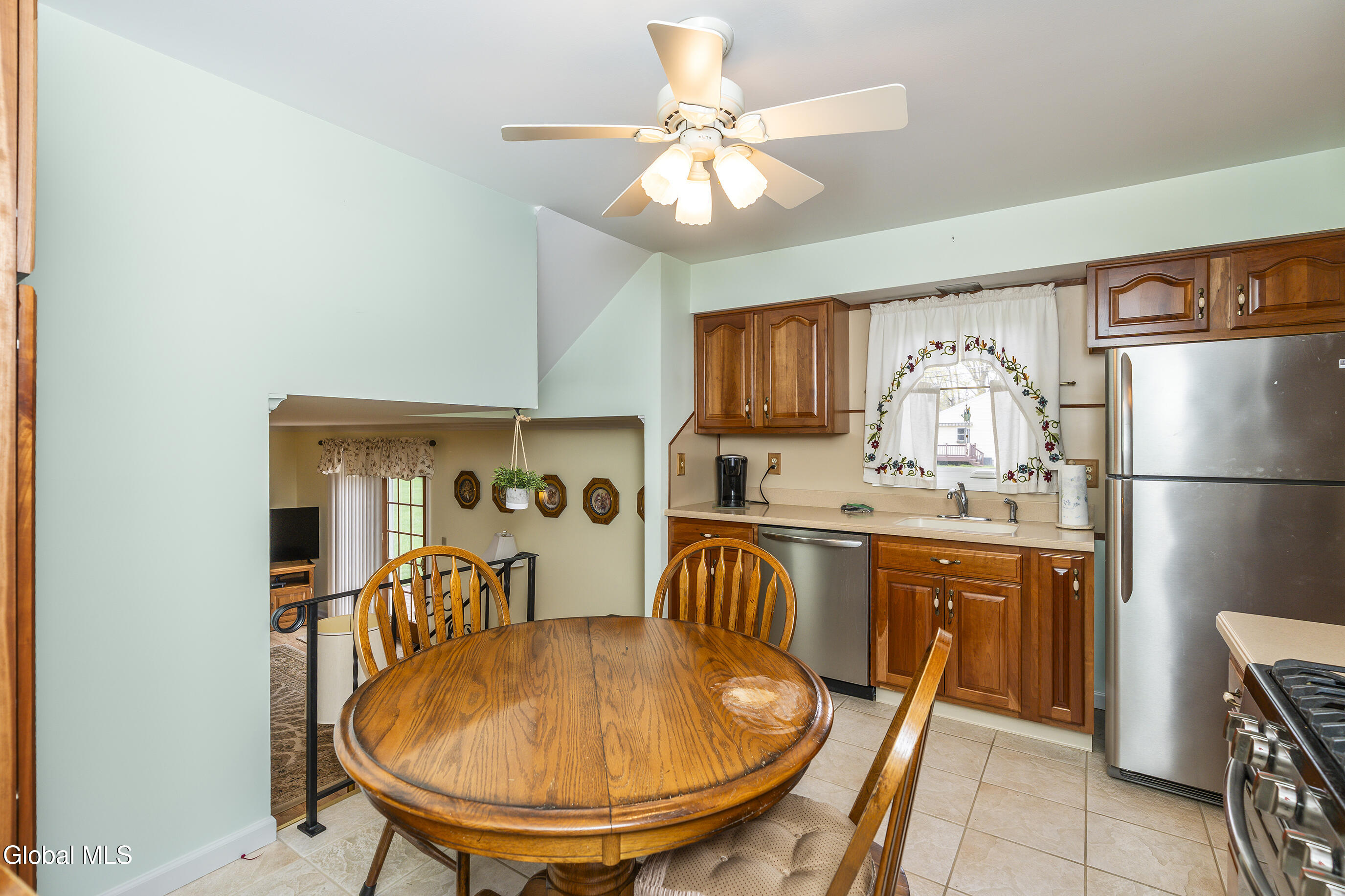 61 Longmeadow Drive Delmar NY 12054
