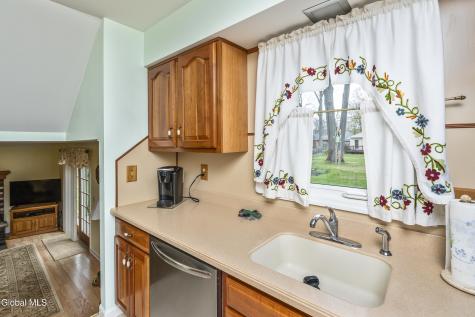 61 Longmeadow Drive Delmar NY 12054