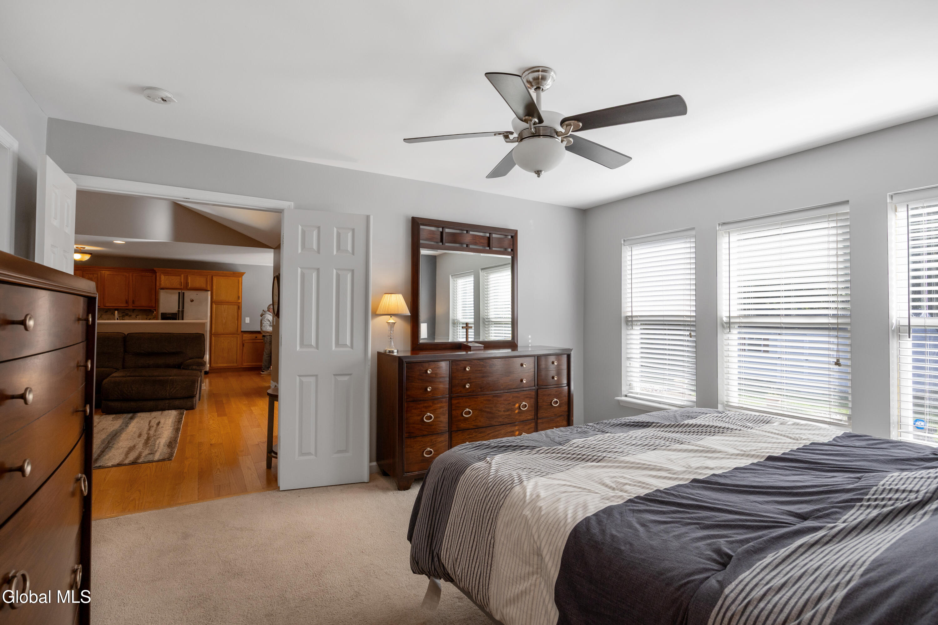 8 Garnet Lane Schenectady NY 12302