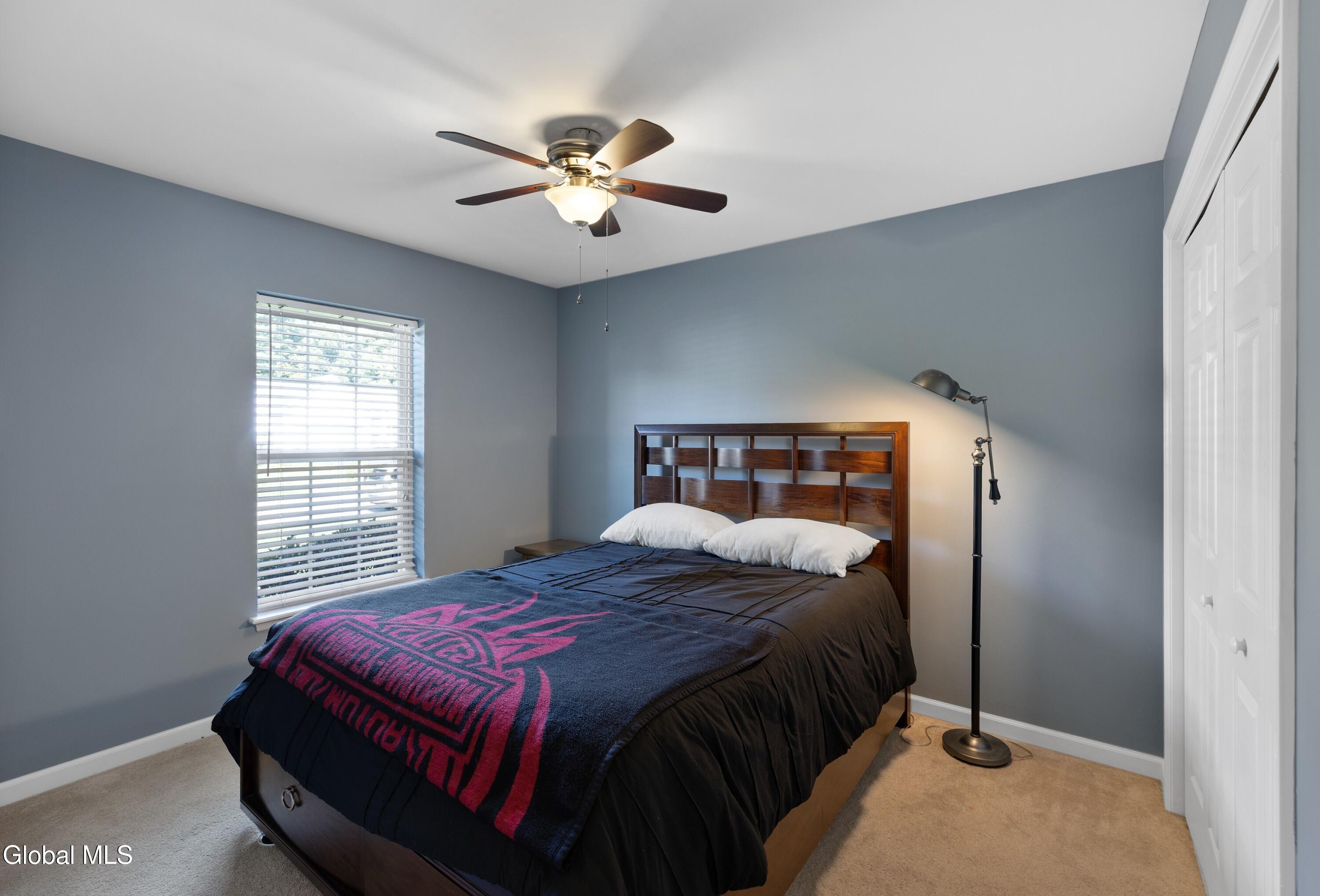 8 Garnet Lane Schenectady NY 12302