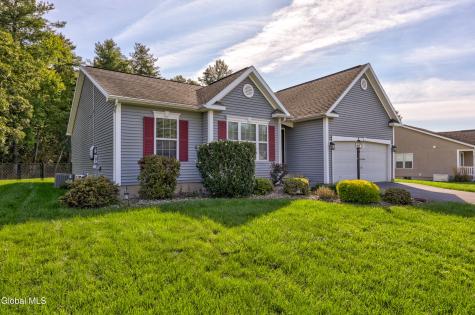 8 Garnet Lane Schenectady NY 12302