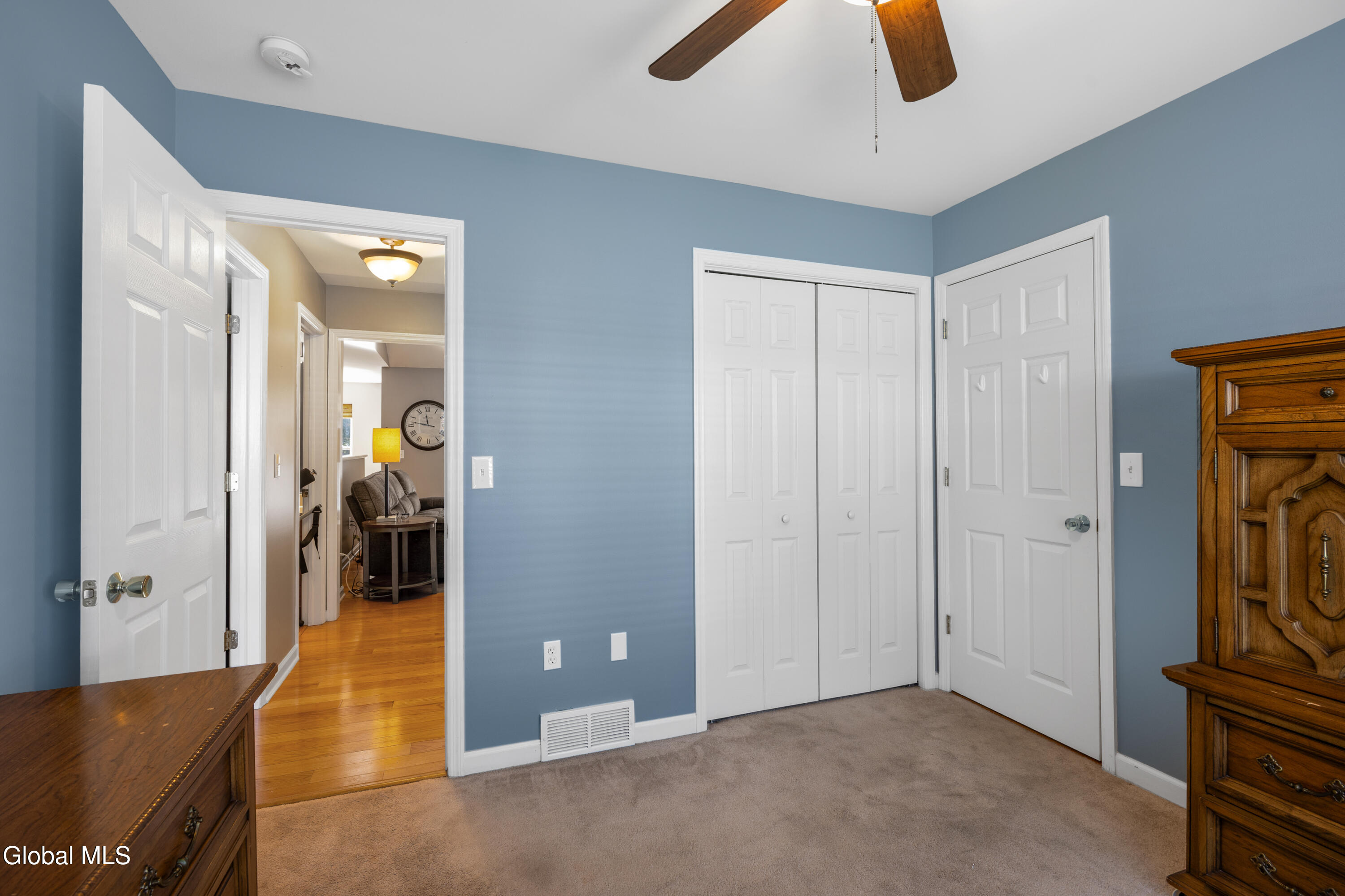 8 Garnet Lane Schenectady NY 12302