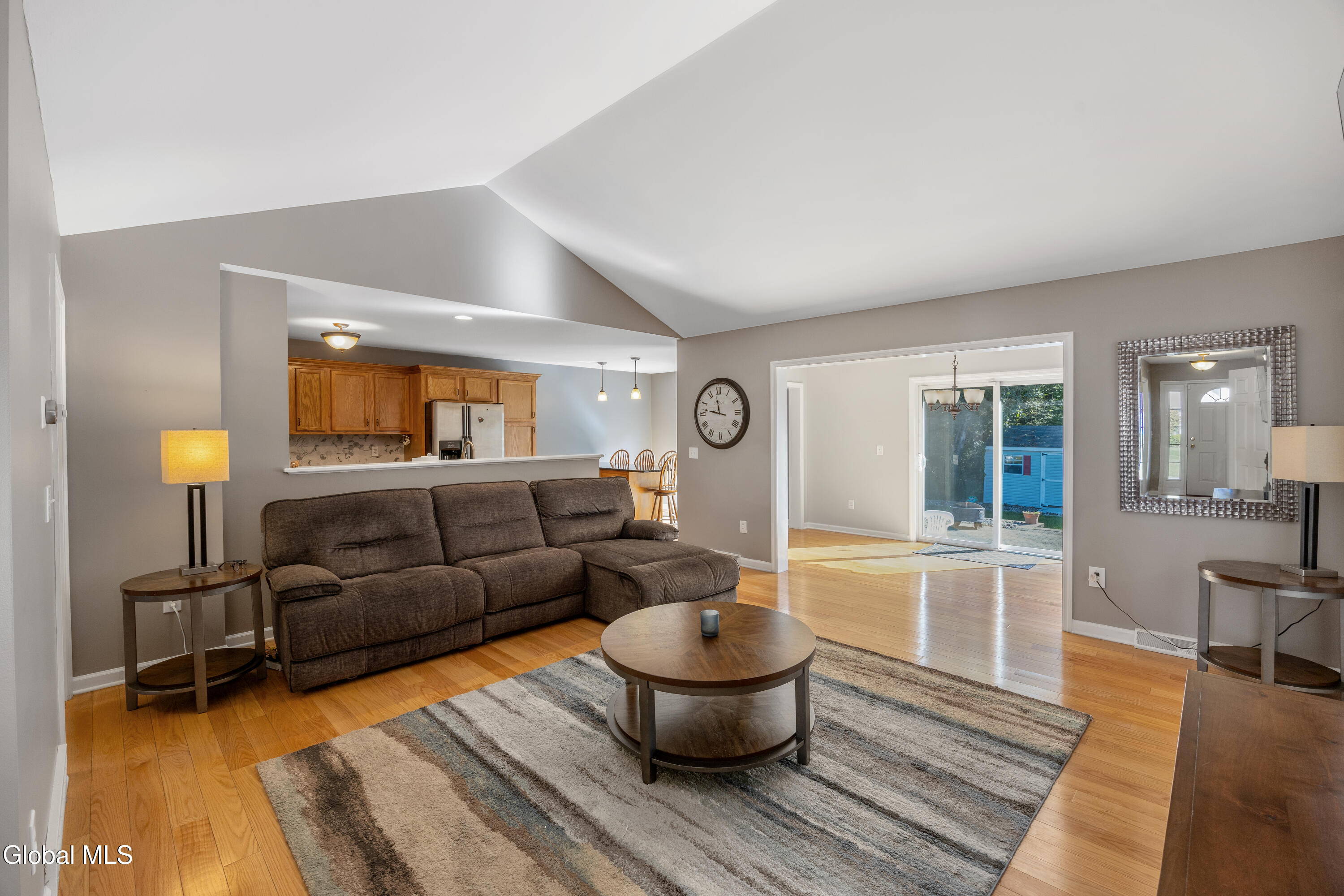 8 Garnet Lane Schenectady NY 12302