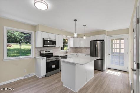 886 Ny-146 Delanson NY 12053