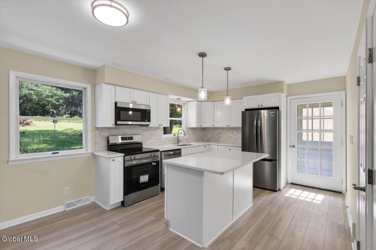 886 Ny-146 Delanson NY 12053