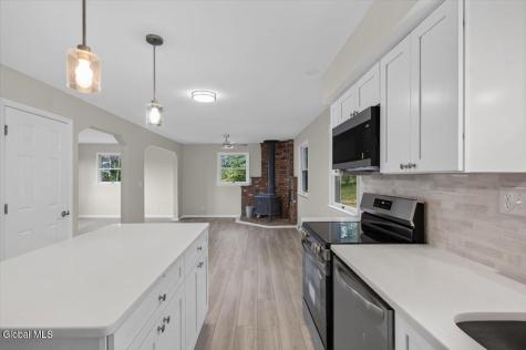 886 Ny-146 Delanson NY 12053