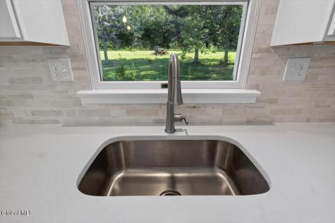 886 Ny-146 Delanson NY 12053