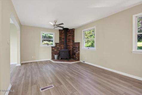 886 Ny-146 Delanson NY 12053