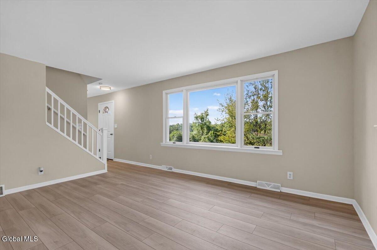 886 Ny-146 Delanson NY 12053