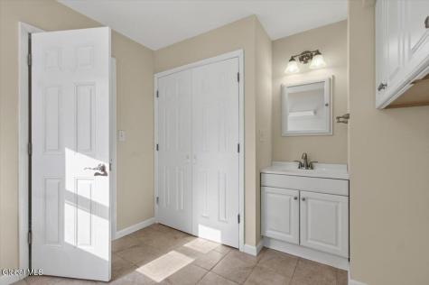 886 Ny-146 Delanson NY 12053