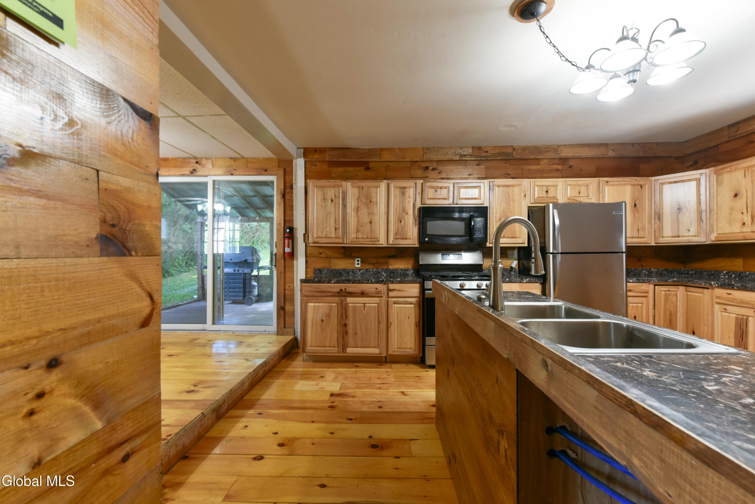 79 3rd Street Gloversville NY 12078