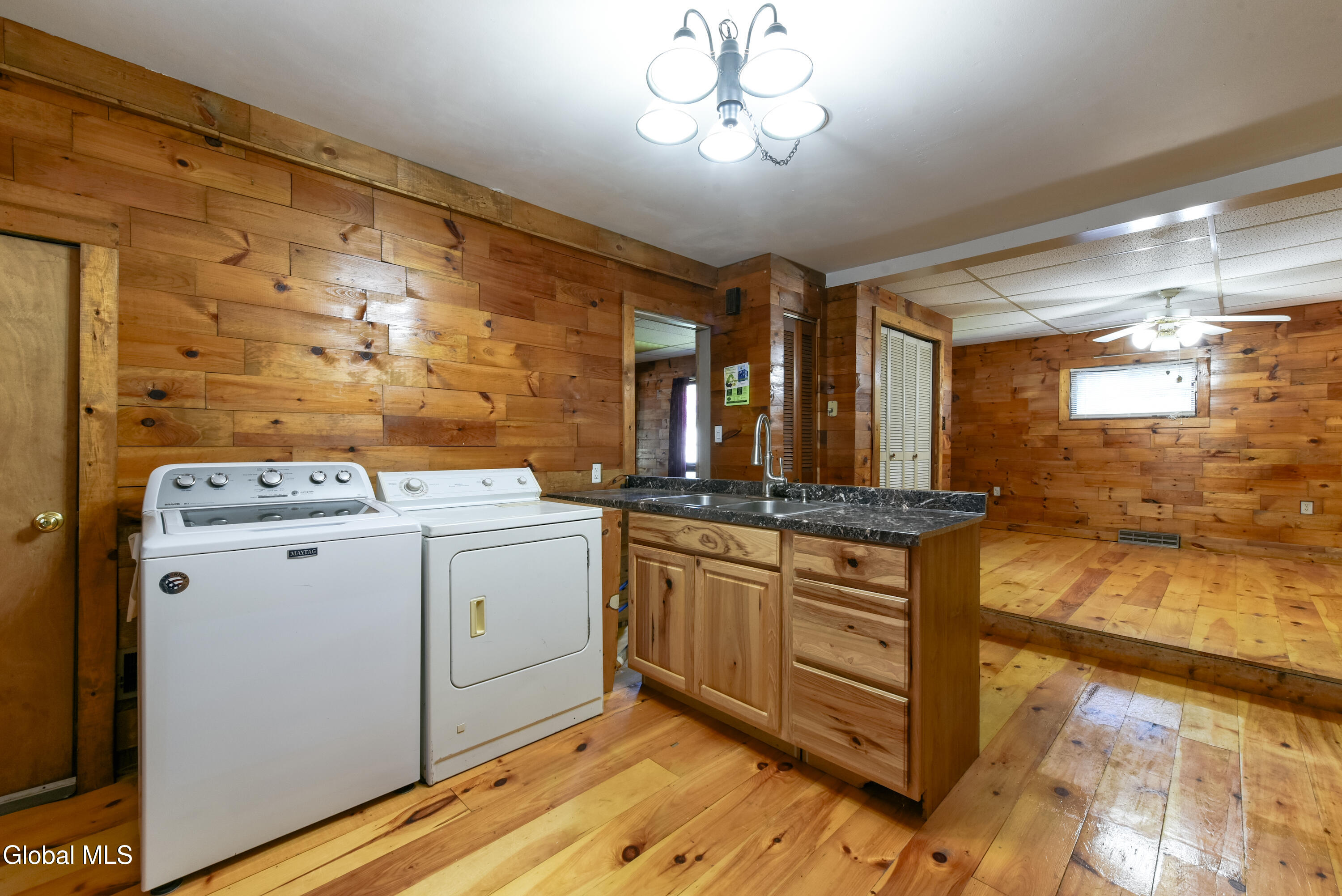 79 3rd Street Gloversville NY 12078