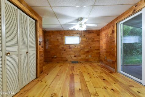 79 3rd Street Gloversville NY 12078