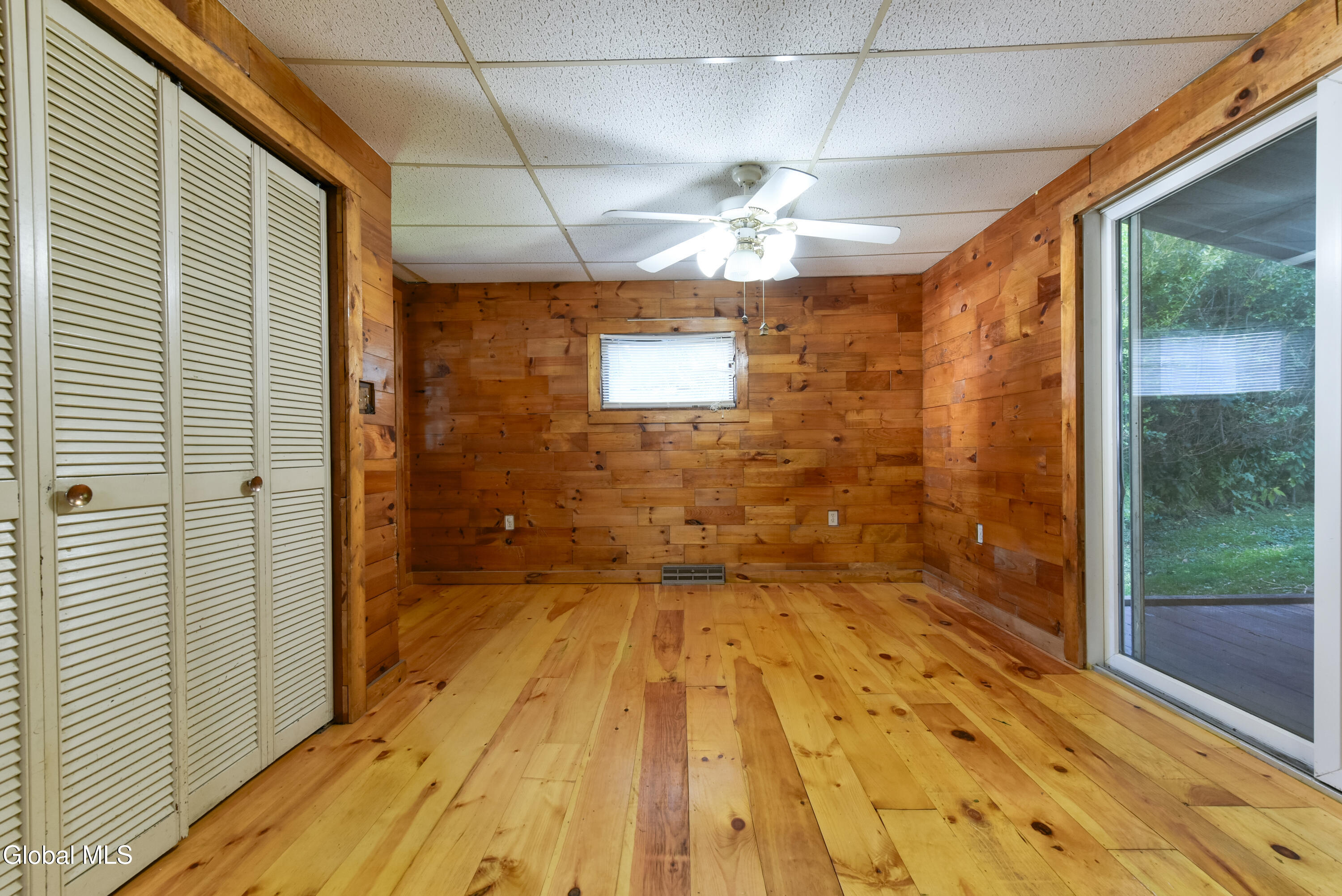 79 3rd Street Gloversville NY 12078