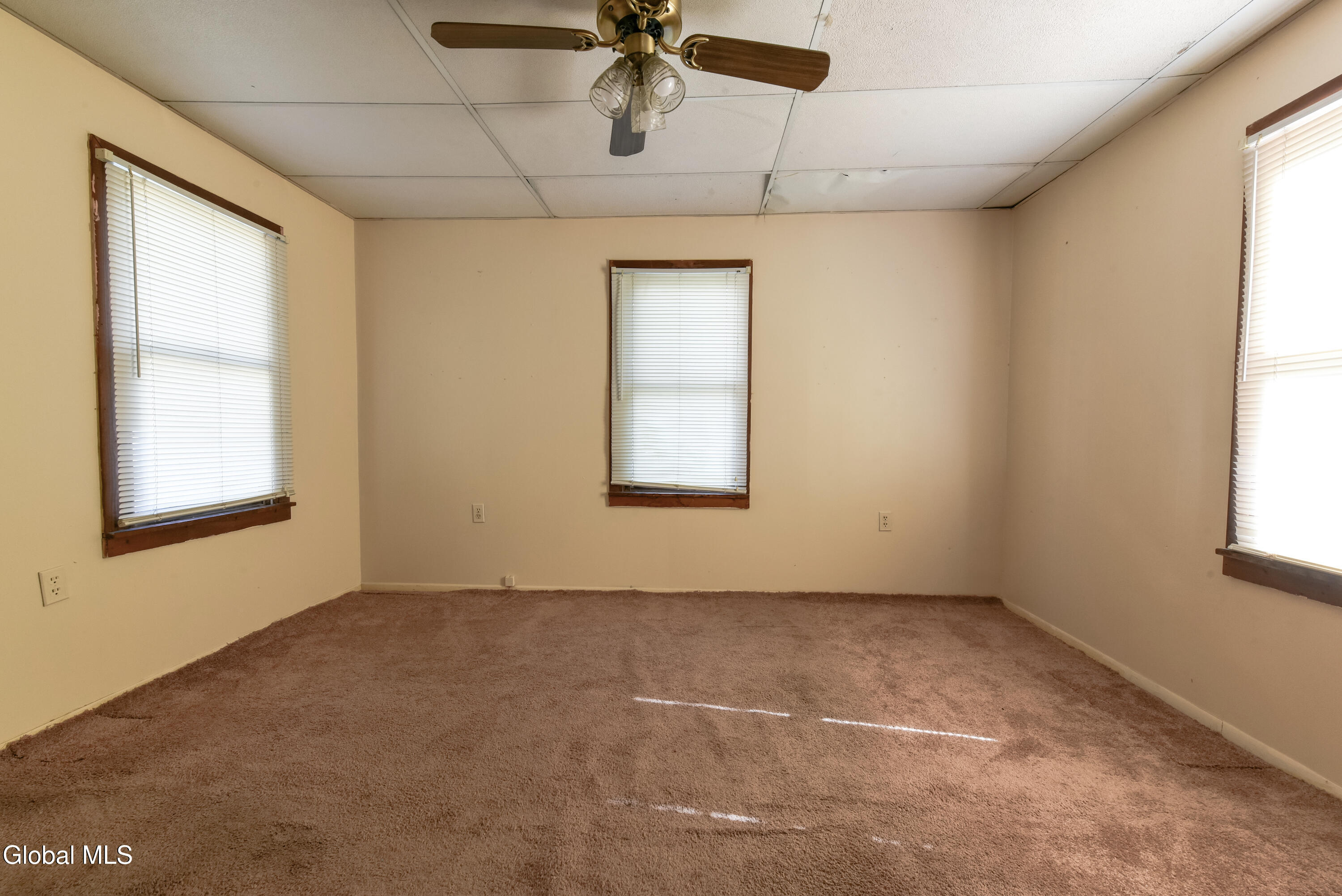 79 3rd Street Gloversville NY 12078