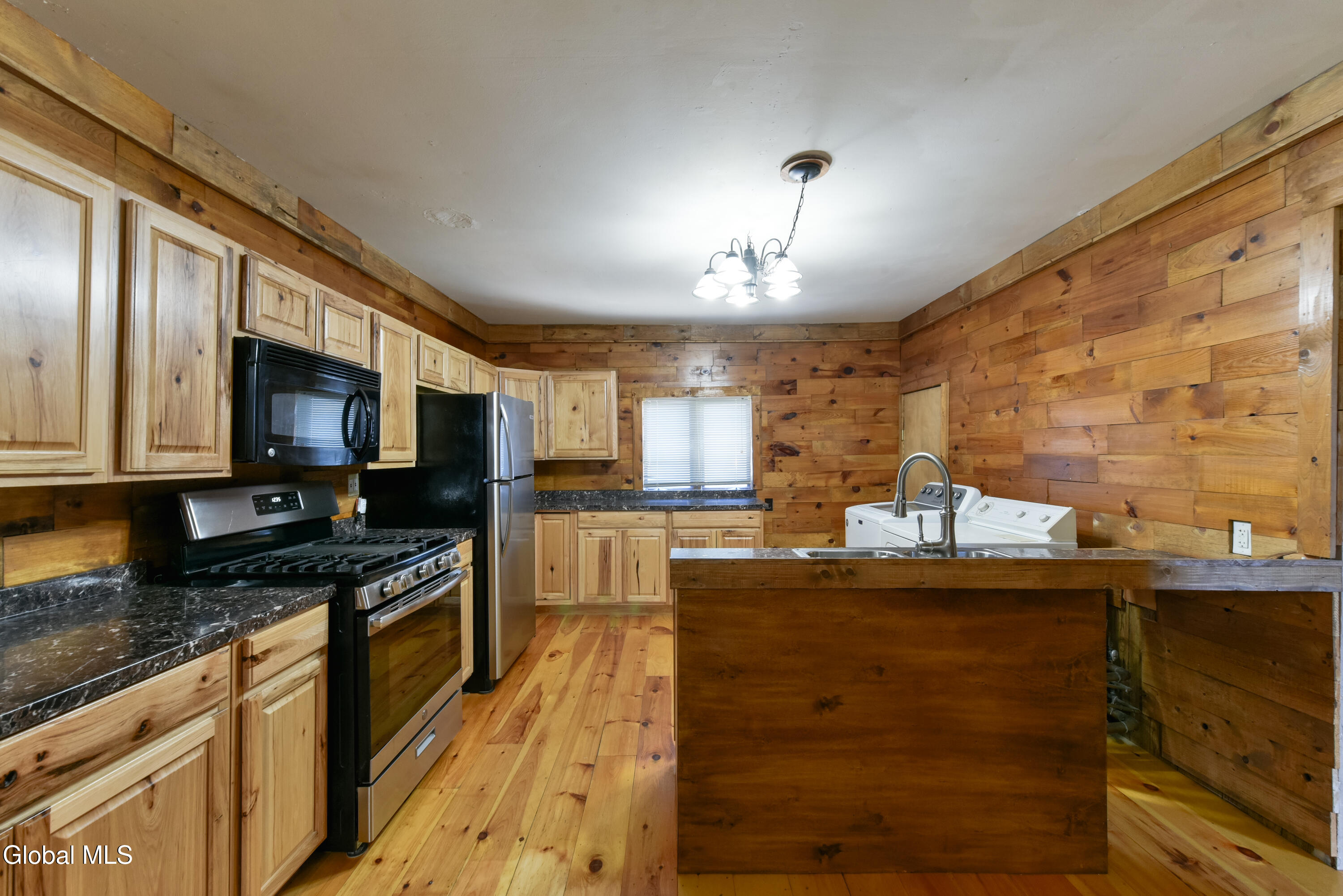 79 3rd Street Gloversville NY 12078