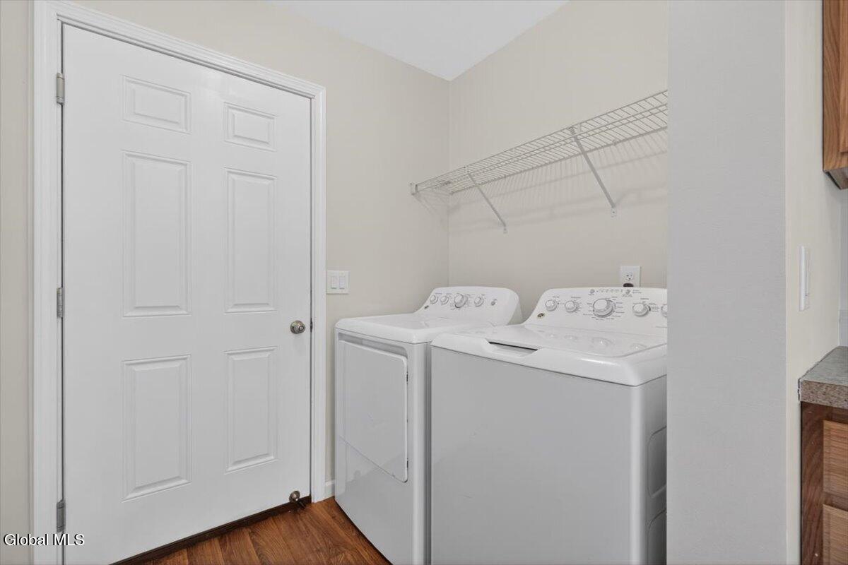 581 Pinewoods Troy NY 12180