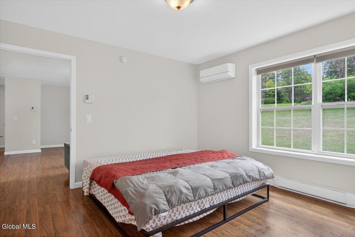 581 Pinewoods Troy NY 12180
