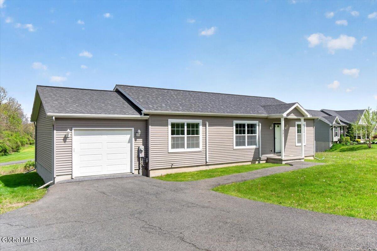 581 Pinewoods Troy NY 12180