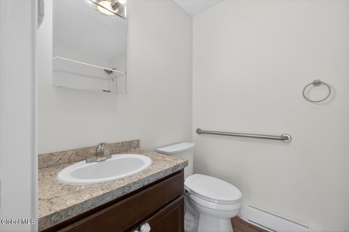 581 Pinewoods Troy NY 12180