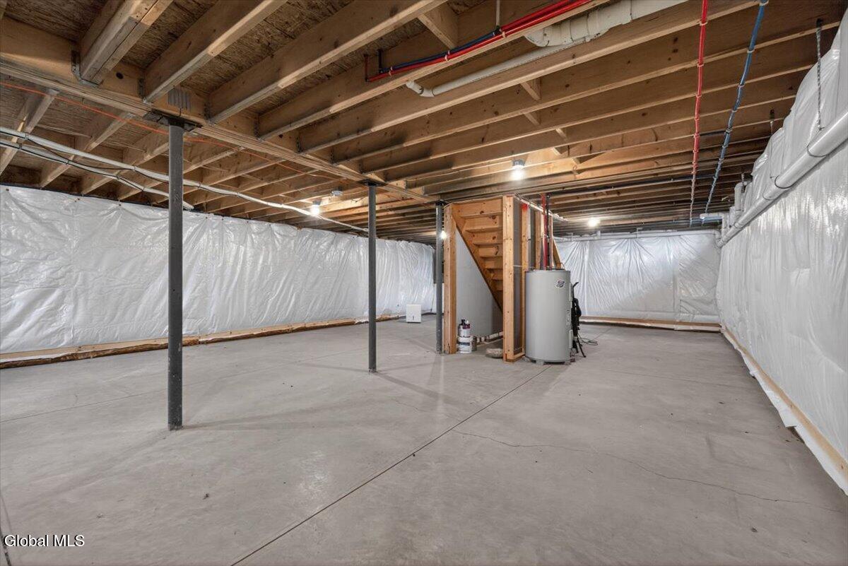 581 Pinewoods Troy NY 12180