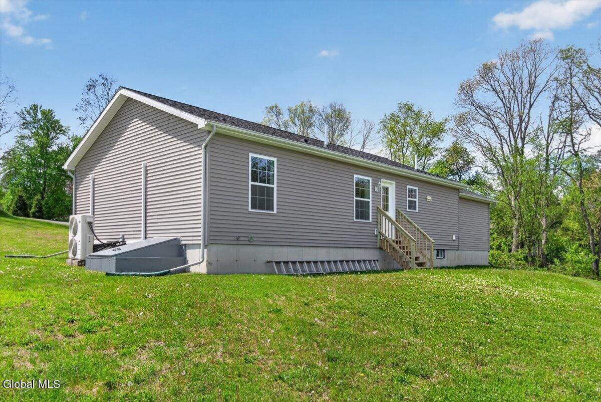 581 Pinewoods Troy NY 12180