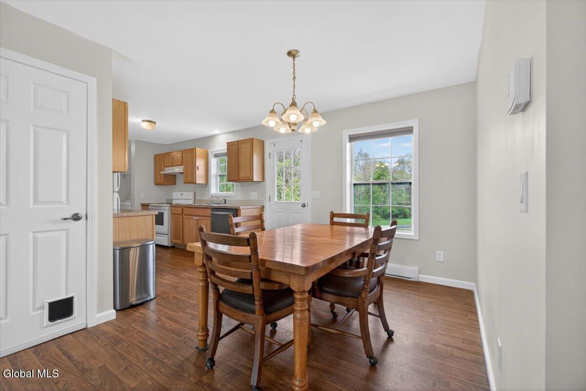 581 Pinewoods Troy NY 12180