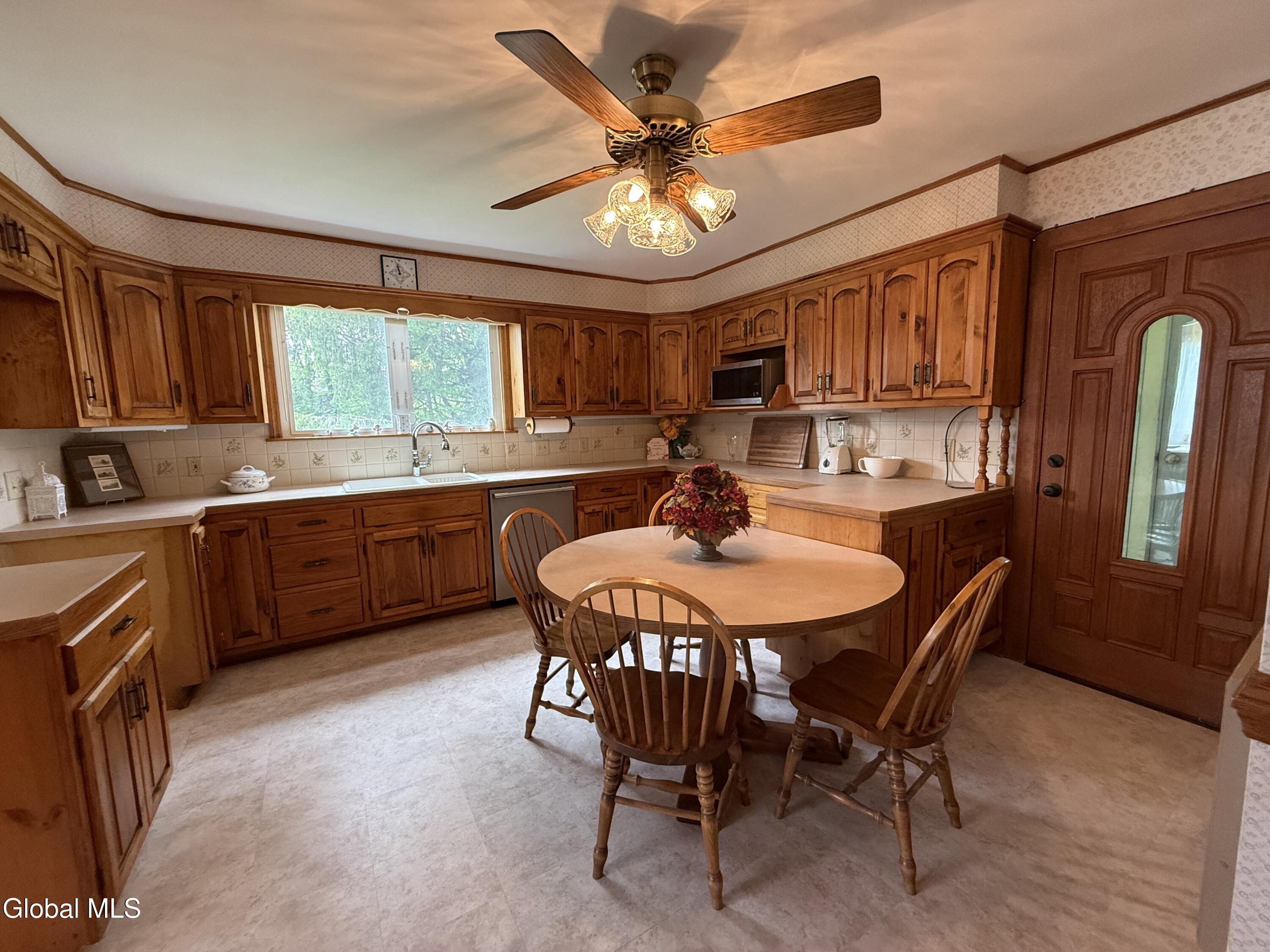 1388 Midline Road Amsterdam NY 12010