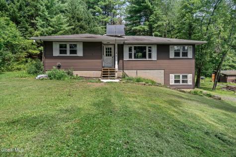 134 Hoags Corners Road Nassau NY 12123