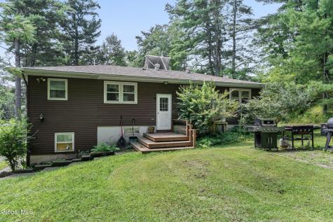 134 Hoags Corners Road Nassau NY 12123
