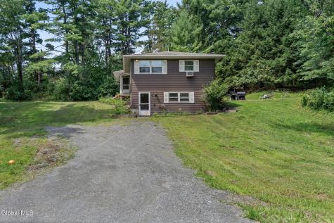 134 Hoags Corners Road Nassau NY 12123
