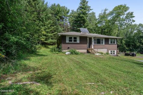 134 Hoags Corners Road Nassau NY 12123