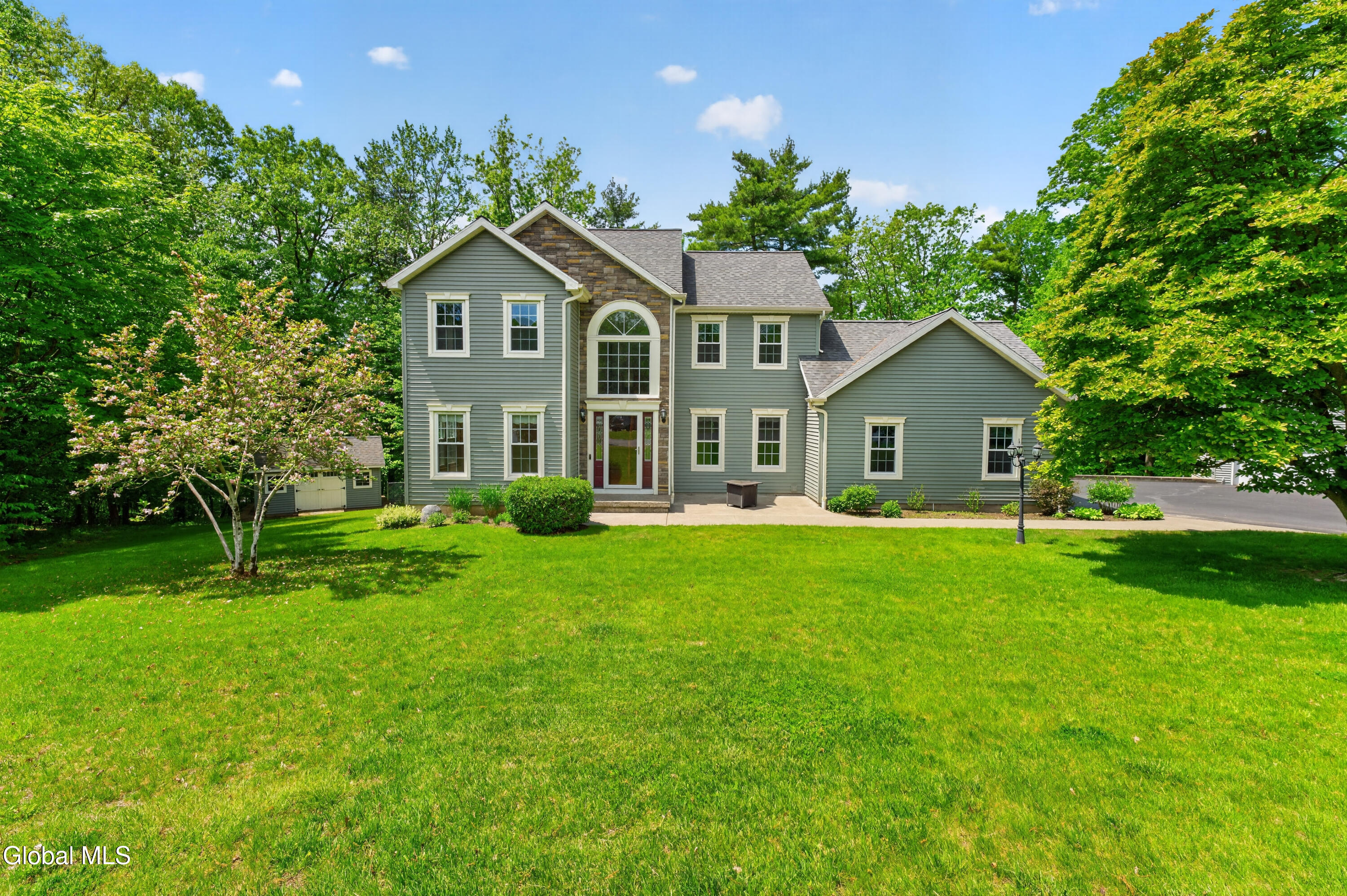 11 Pineview Lane East Greenbush NY 12061