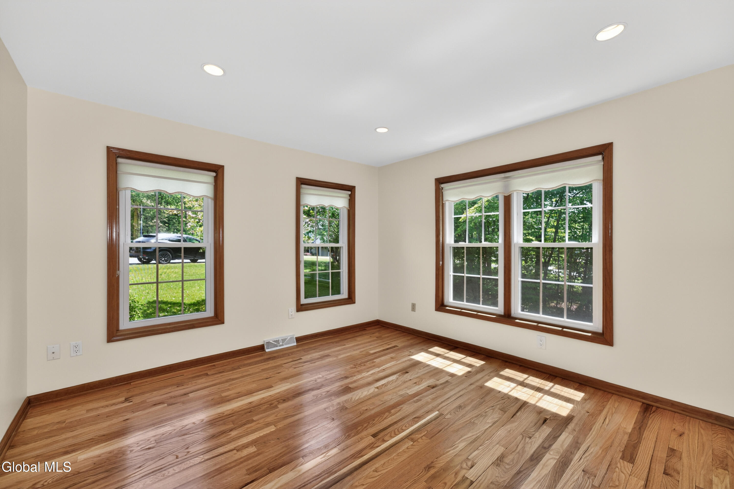 11 Pineview Lane East Greenbush NY 12061