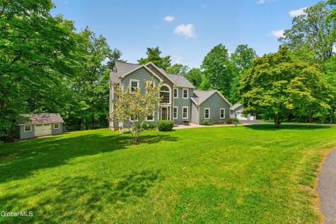 11 Pineview Lane East Greenbush NY 12061