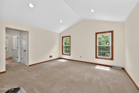 11 Pineview Lane East Greenbush NY 12061