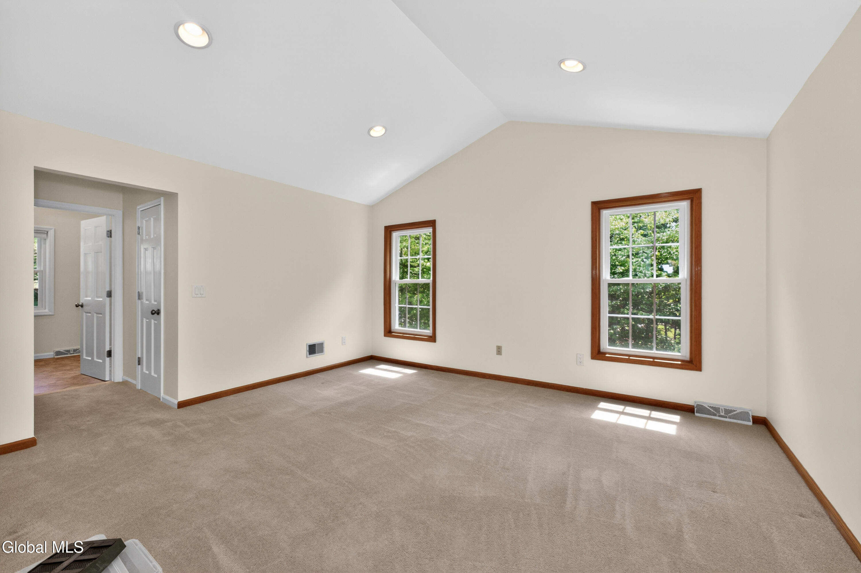 11 Pineview Lane East Greenbush NY 12061
