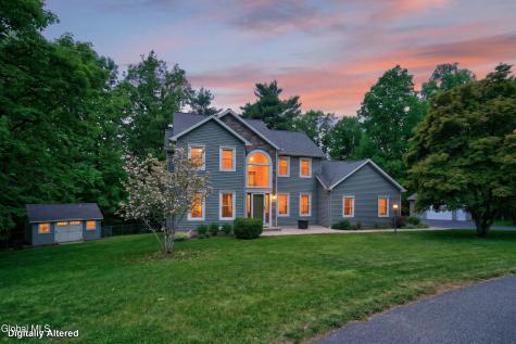 11 Pineview Lane East Greenbush NY 12061