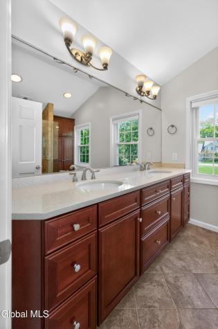 11 Pineview Lane East Greenbush NY 12061