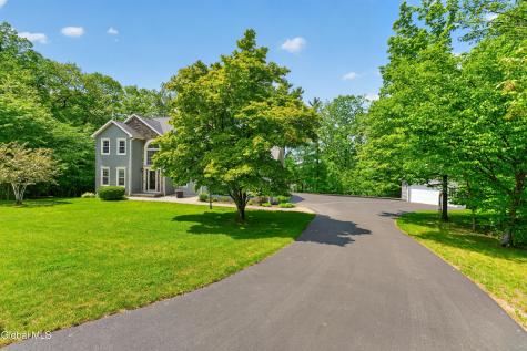 11 Pineview Lane East Greenbush NY 12061