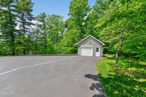 11 Pineview Lane East Greenbush NY 12061