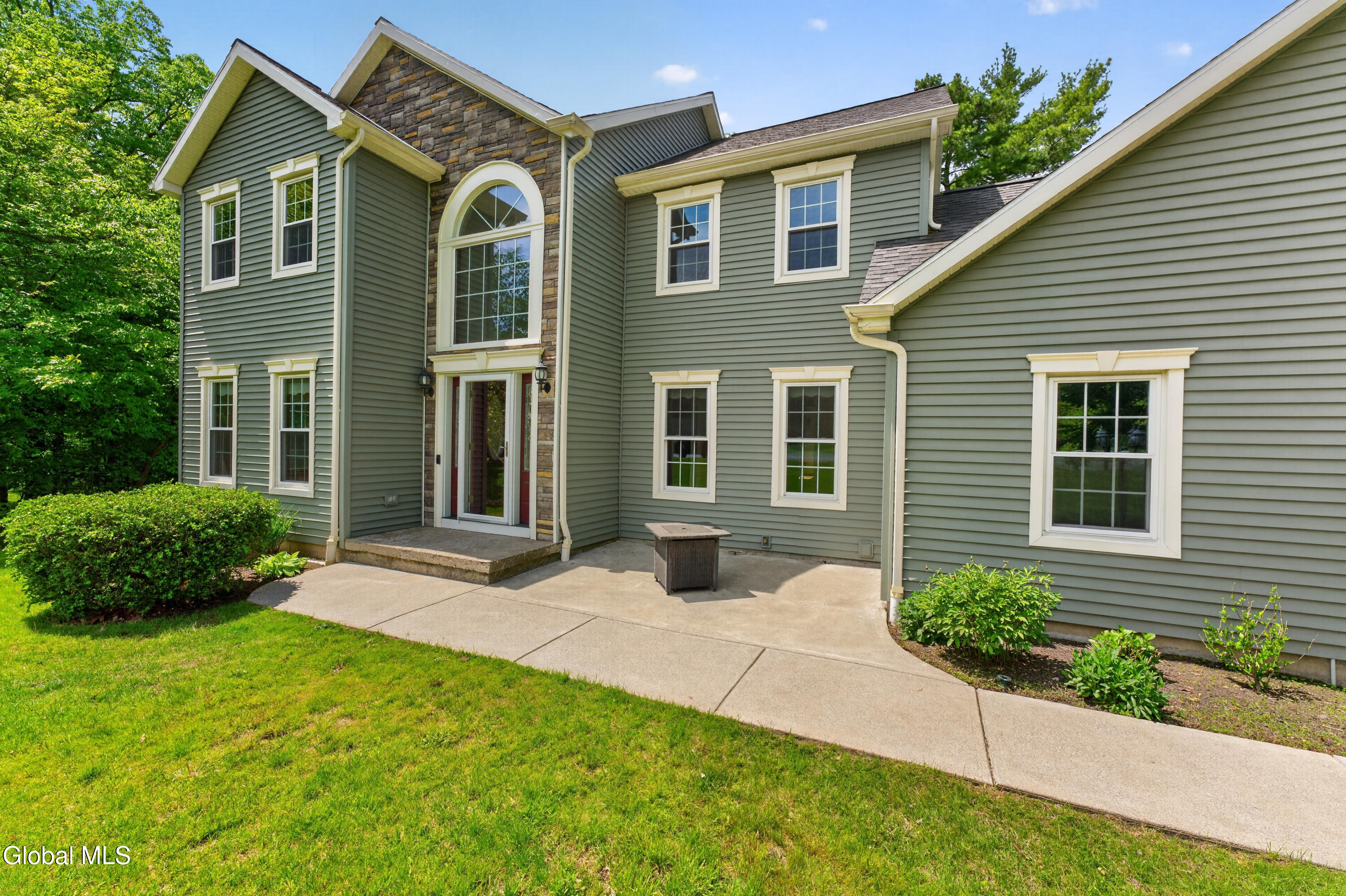 11 Pineview Lane East Greenbush NY 12061